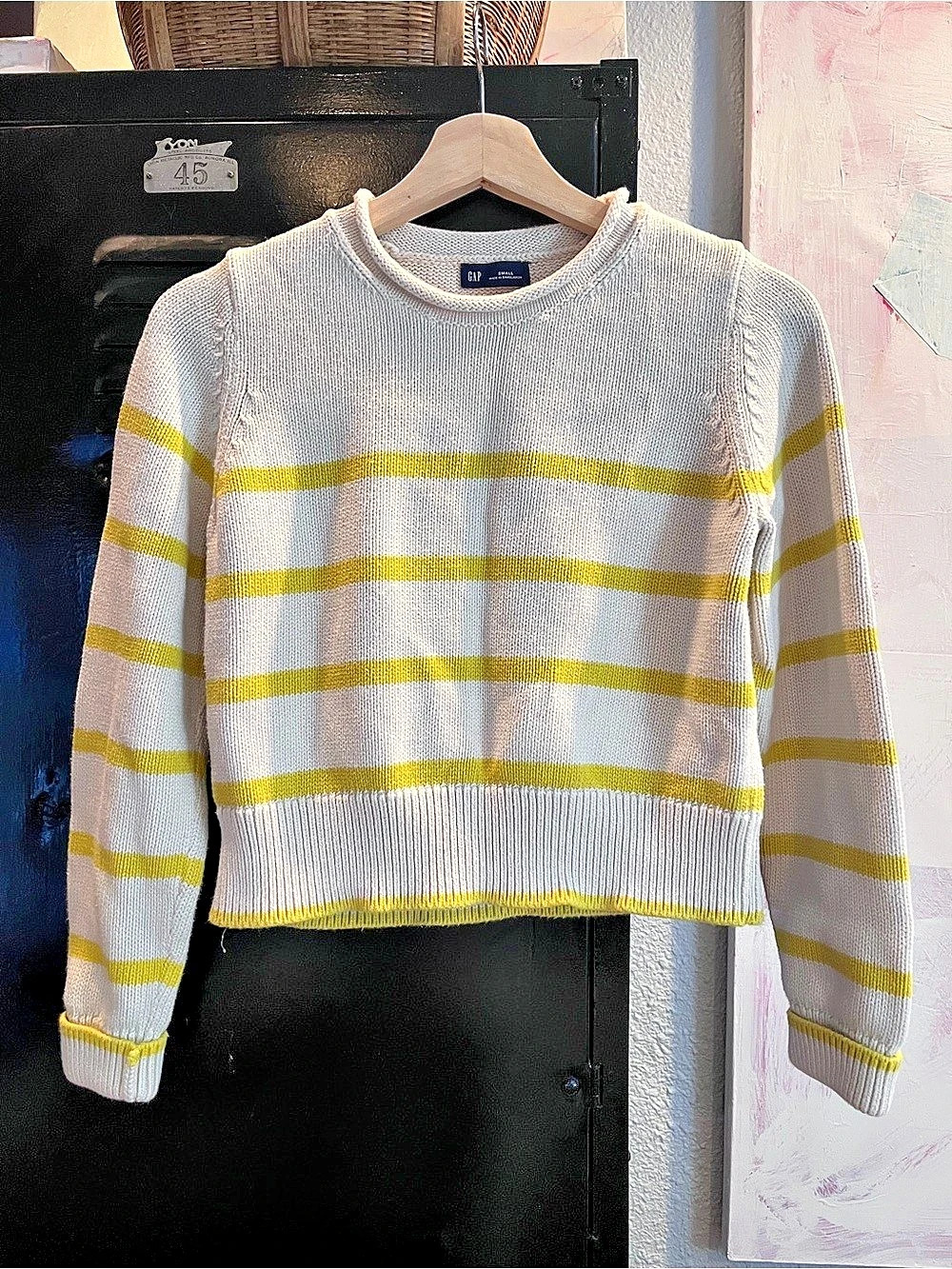 Gap Striped Crewneck Sweater in White & Yellow Size Small